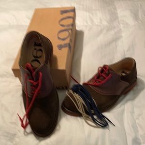 1901 Nordstrom Saddle shoe. Three different laces!
